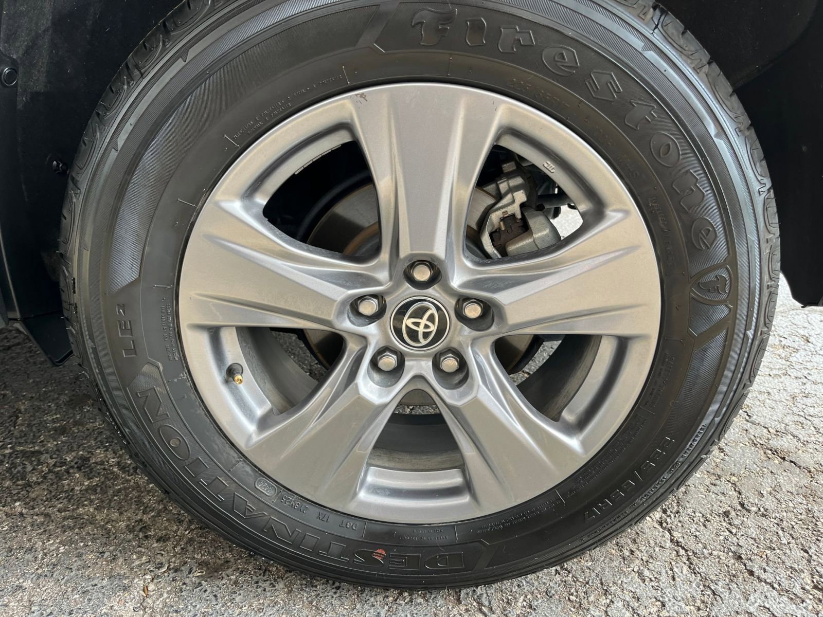 Thumbnail: 2025 Toyota RAV4 - 29