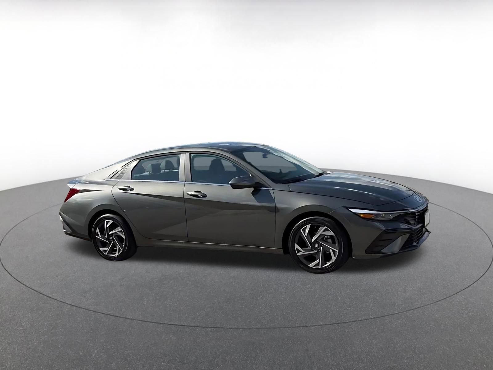 Thumbnail: 2025 Hyundai Elantra - 2