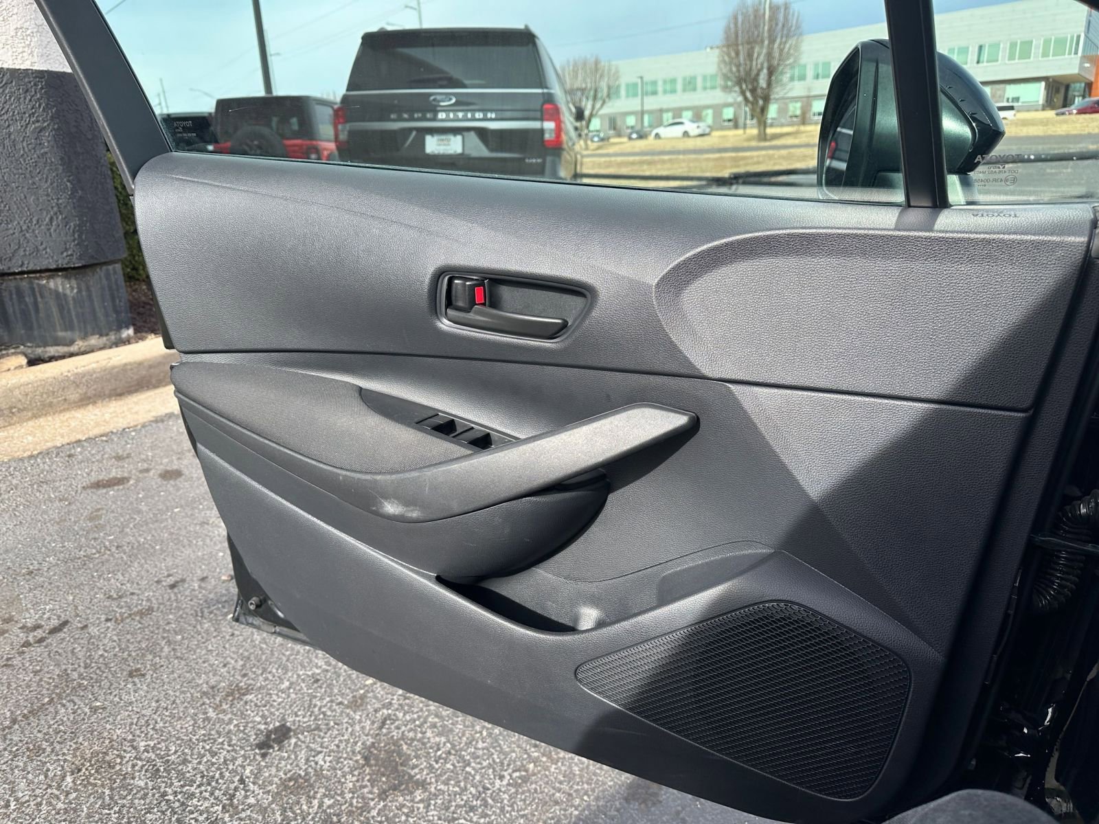 Thumbnail: 2025 Toyota Corolla - 20