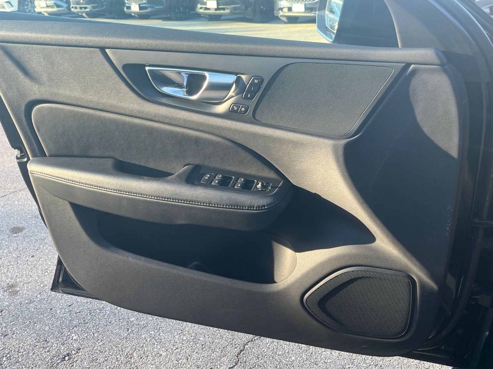 Thumbnail: 2025 Volvo S60 - 20