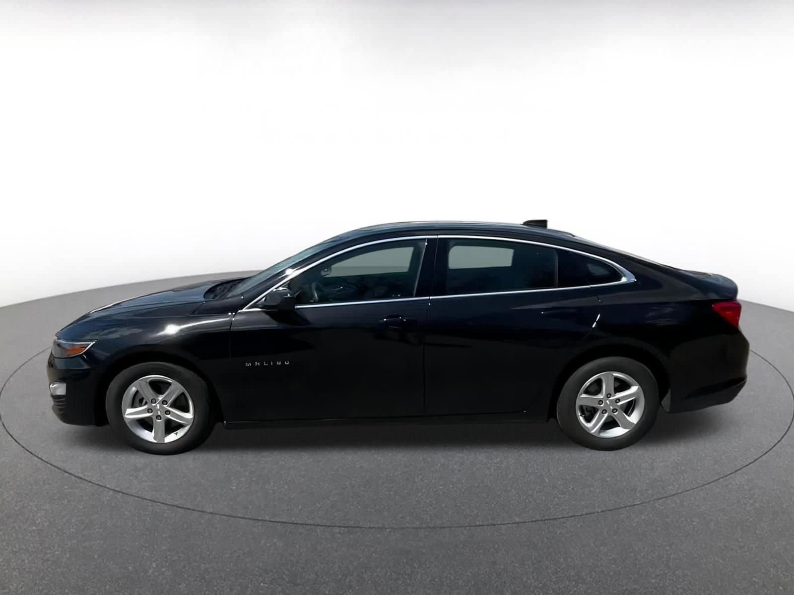 Thumbnail: 2024 Chevrolet Malibu - 9