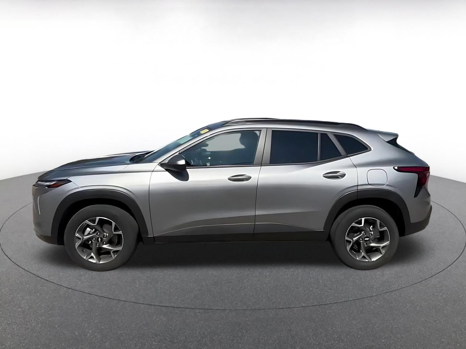 Thumbnail: 2025 Chevrolet Trax - 8