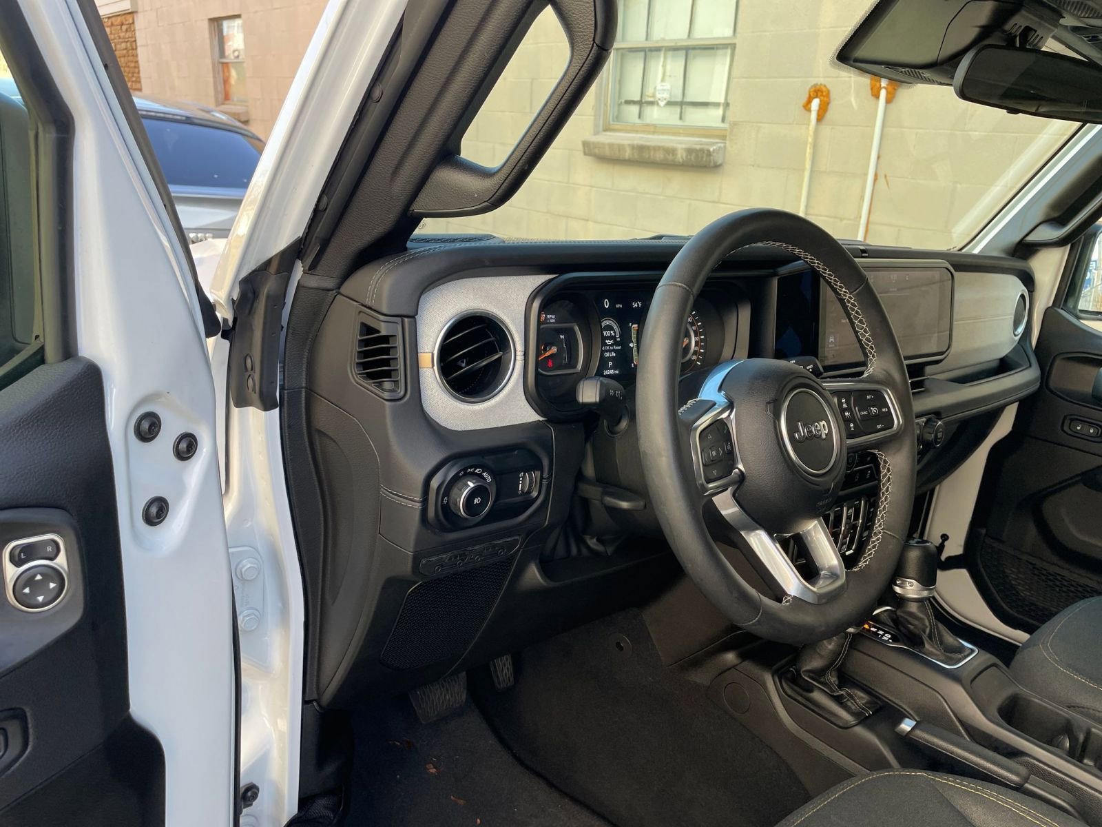 Thumbnail: 2025 Jeep Wrangler - 33