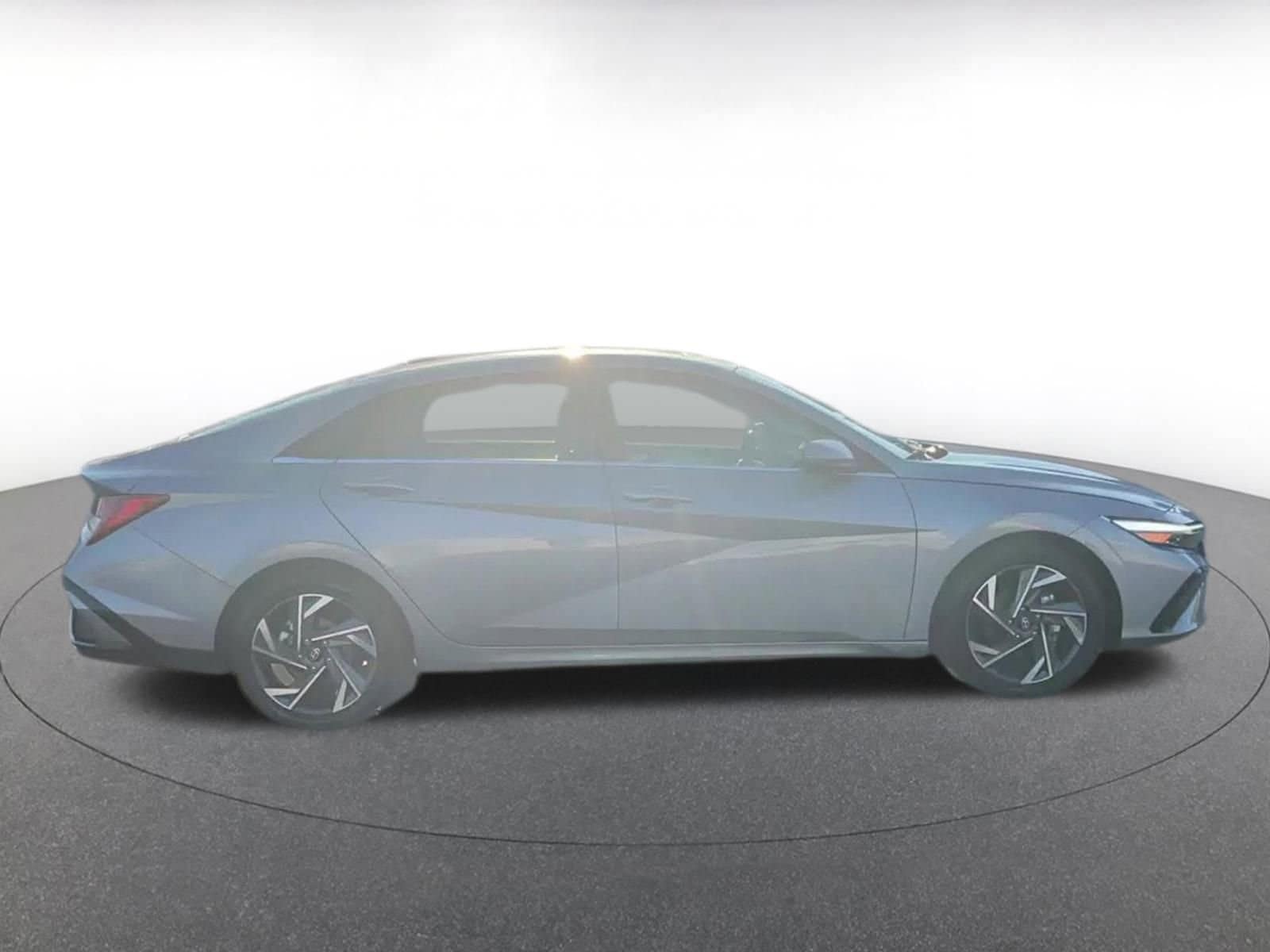 Thumbnail: 2025 Hyundai Elantra - 16