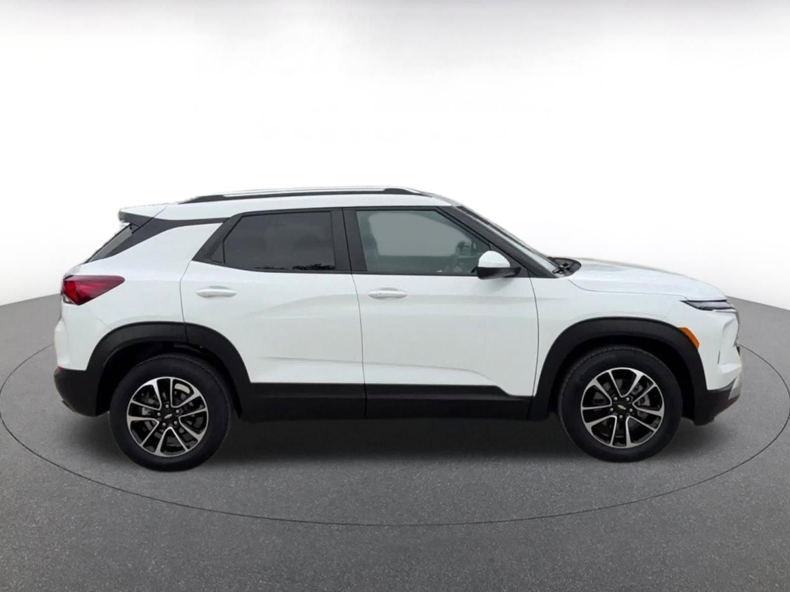 Thumbnail: 2025 Chevrolet TrailBlazer - 16