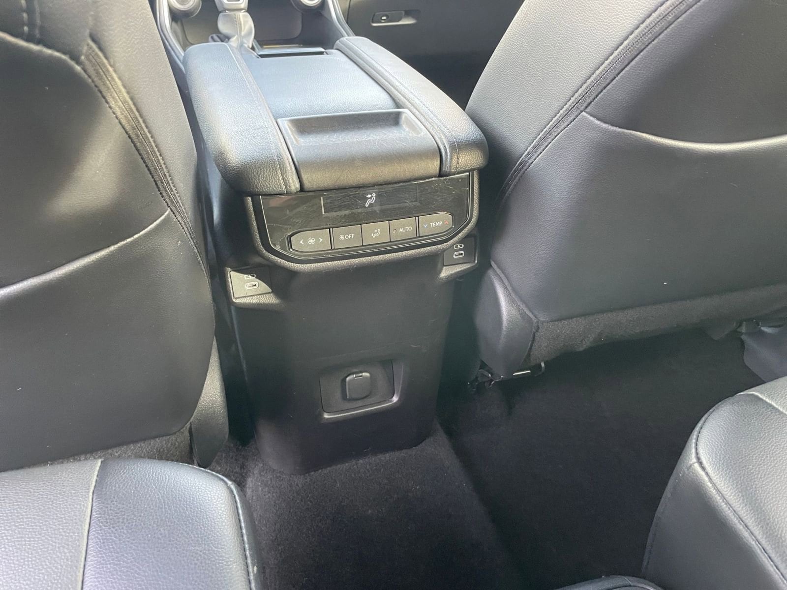 Thumbnail: 2025 Toyota Grand Highlander - 24