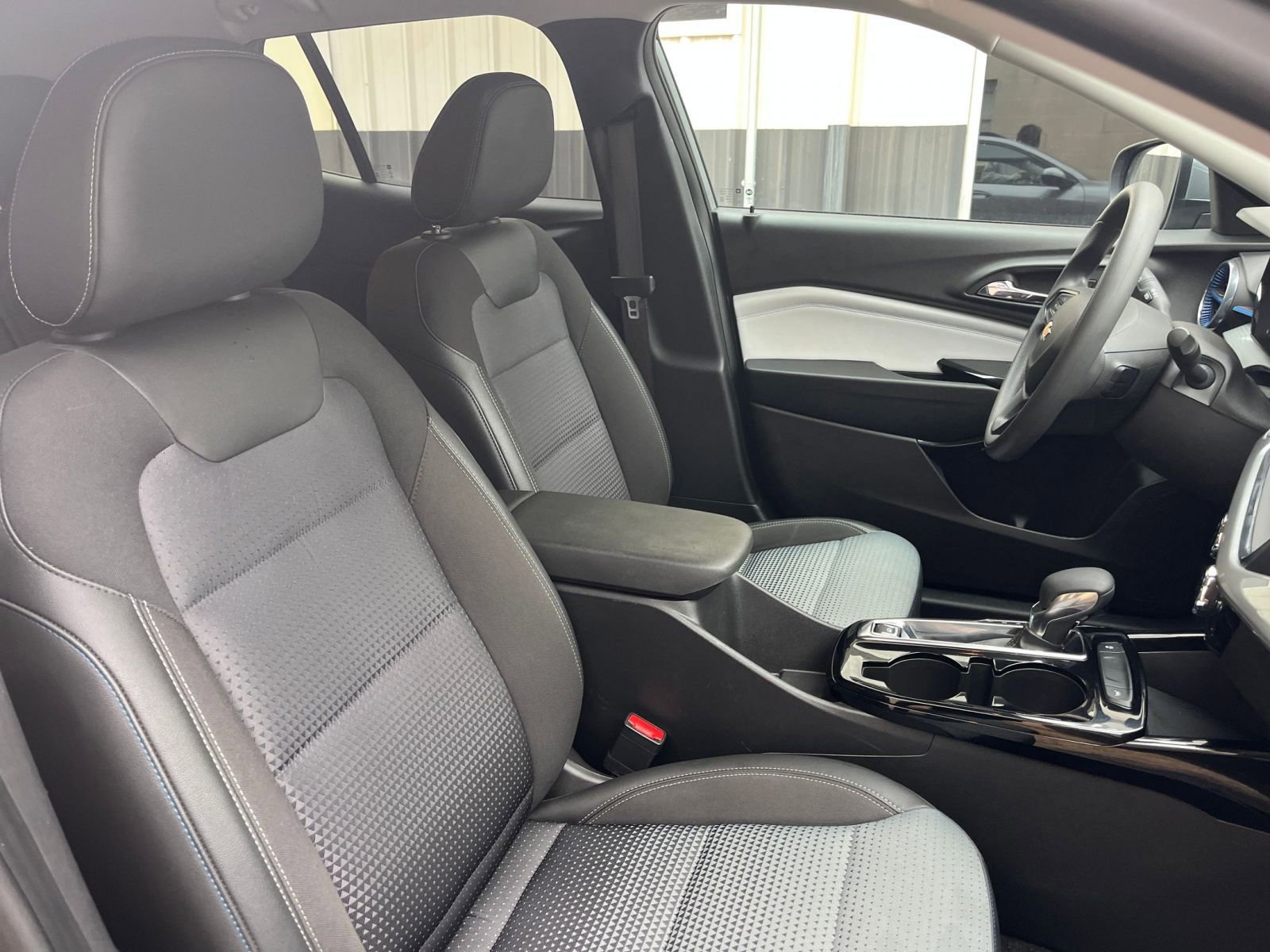 Thumbnail: 2025 Chevrolet Trax - 34