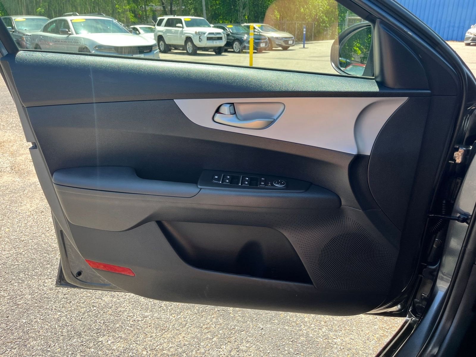 Thumbnail: 2024 Kia Forte - 23