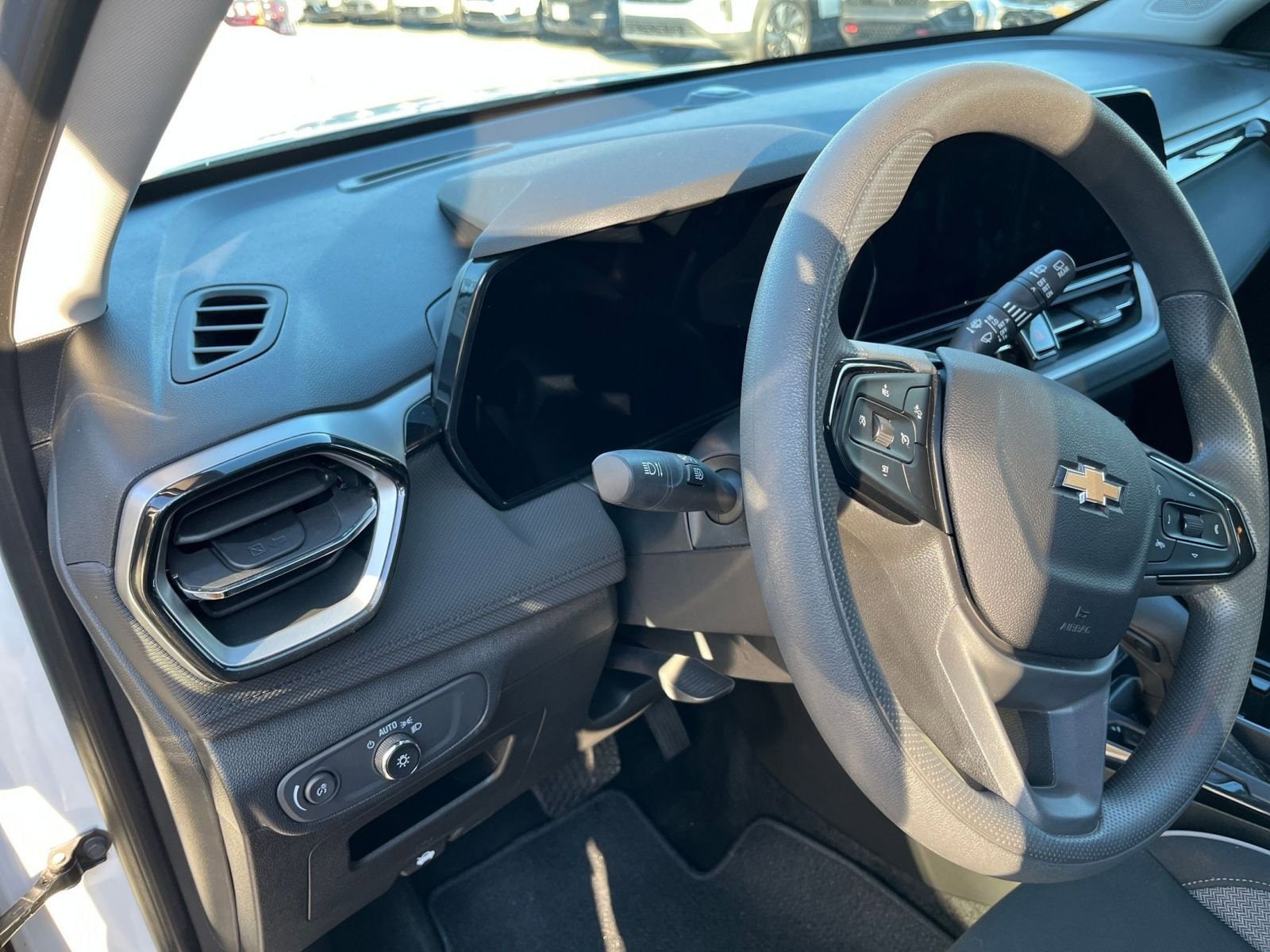 Thumbnail: 2025 Chevrolet TrailBlazer - 32