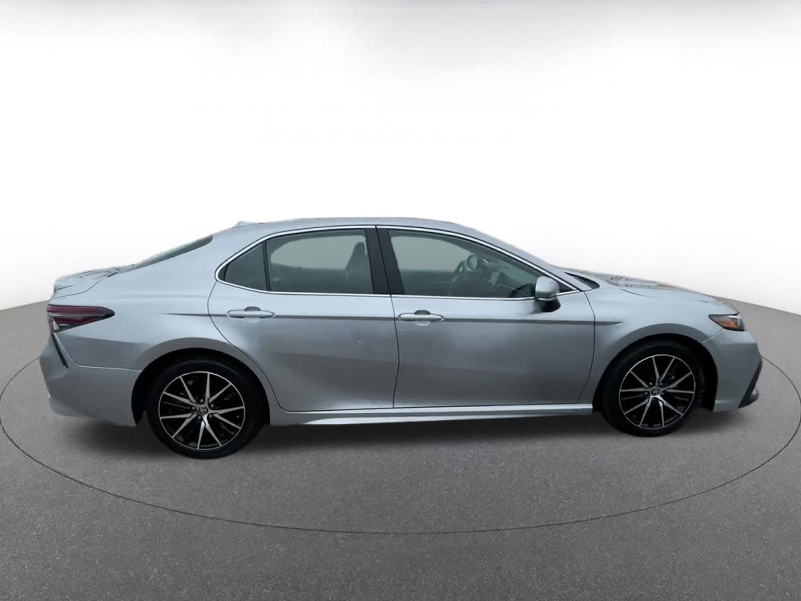 Thumbnail: 2024 Toyota Camry - 16