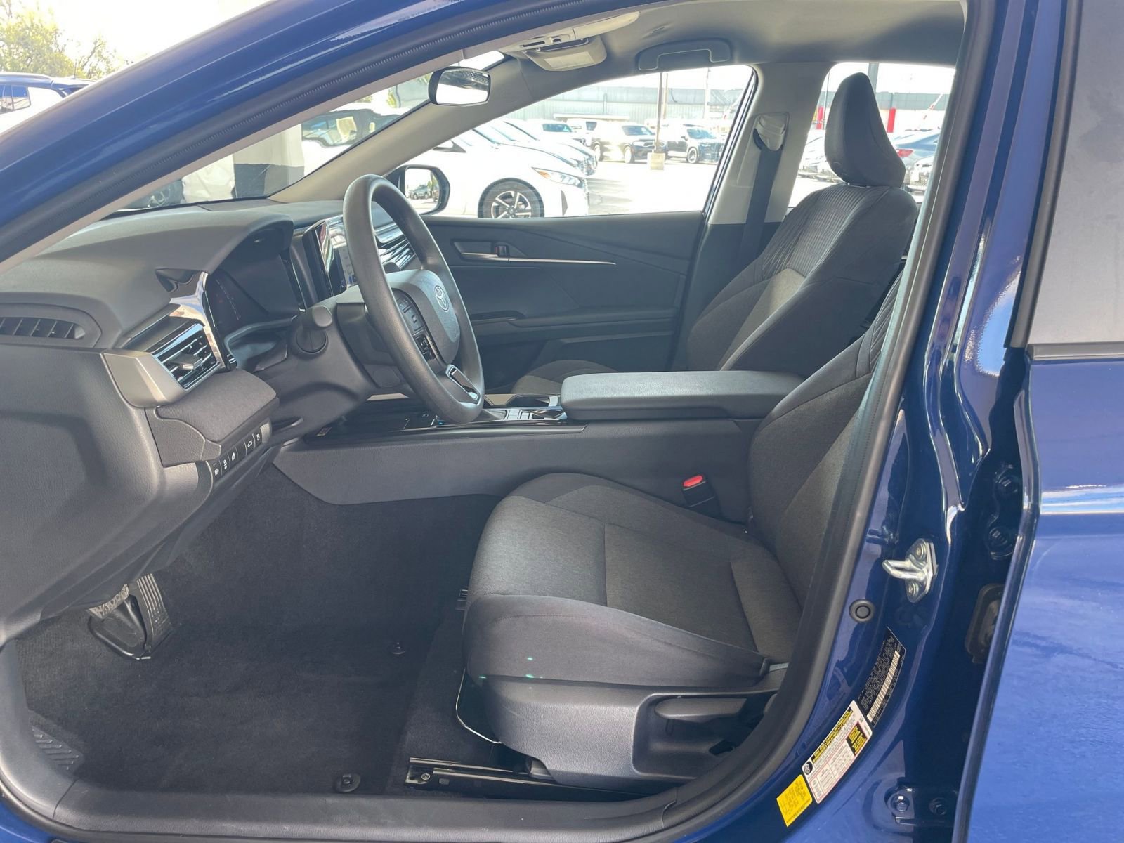 Thumbnail: 2025 Toyota Camry - 25