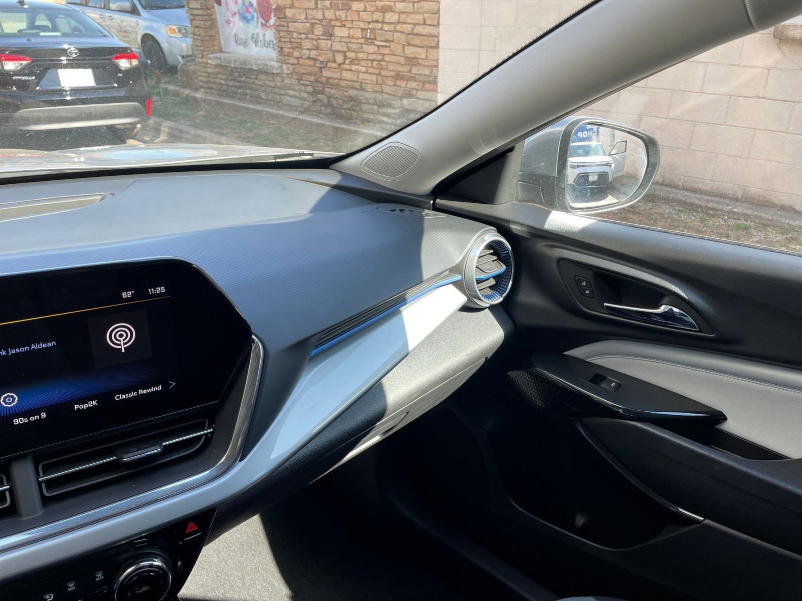 Thumbnail: 2025 Chevrolet Trax - 34