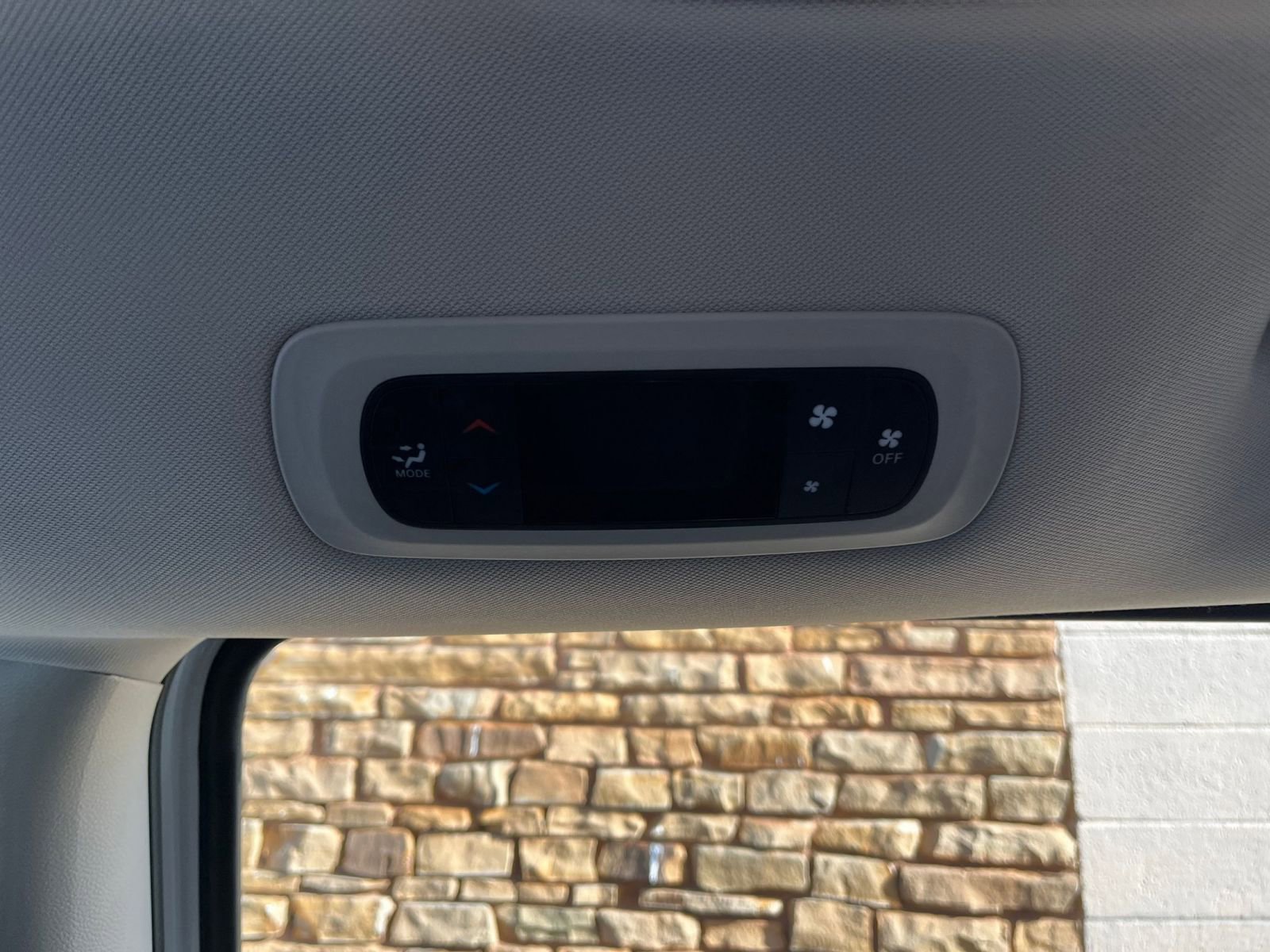 Thumbnail: 2024 Chrysler Voyager - 24