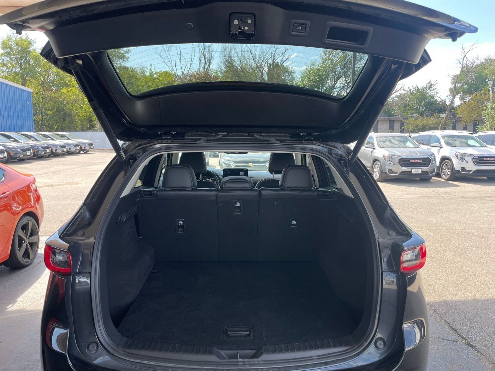 Thumbnail: 2025 Mazda CX-5 - 32