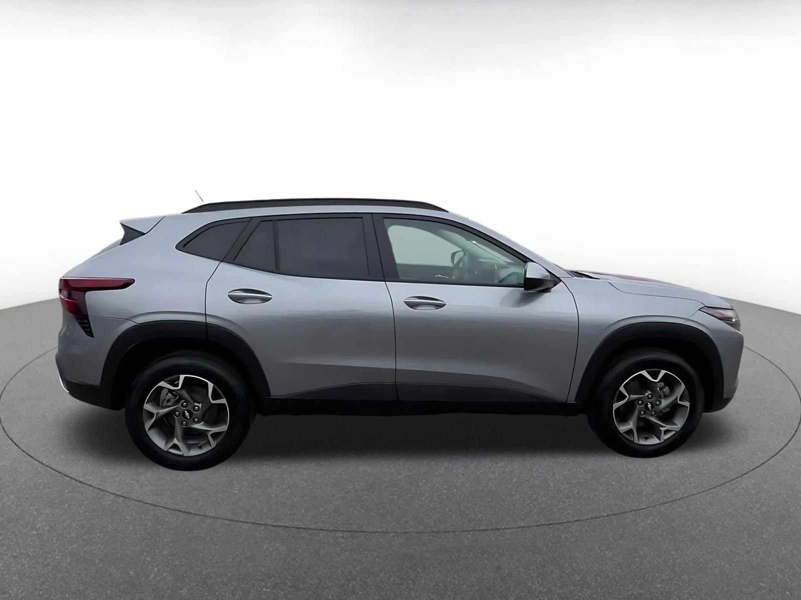 Thumbnail: 2025 Chevrolet Trax - 16