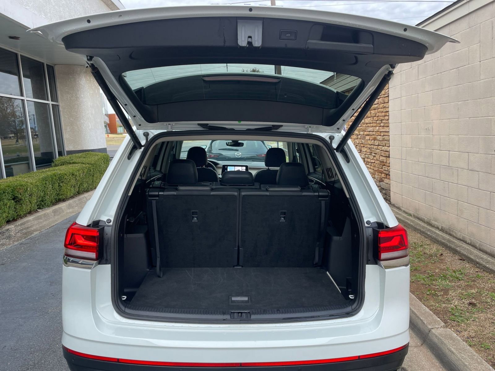 Thumbnail: 2025 Volkswagen Atlas - 31