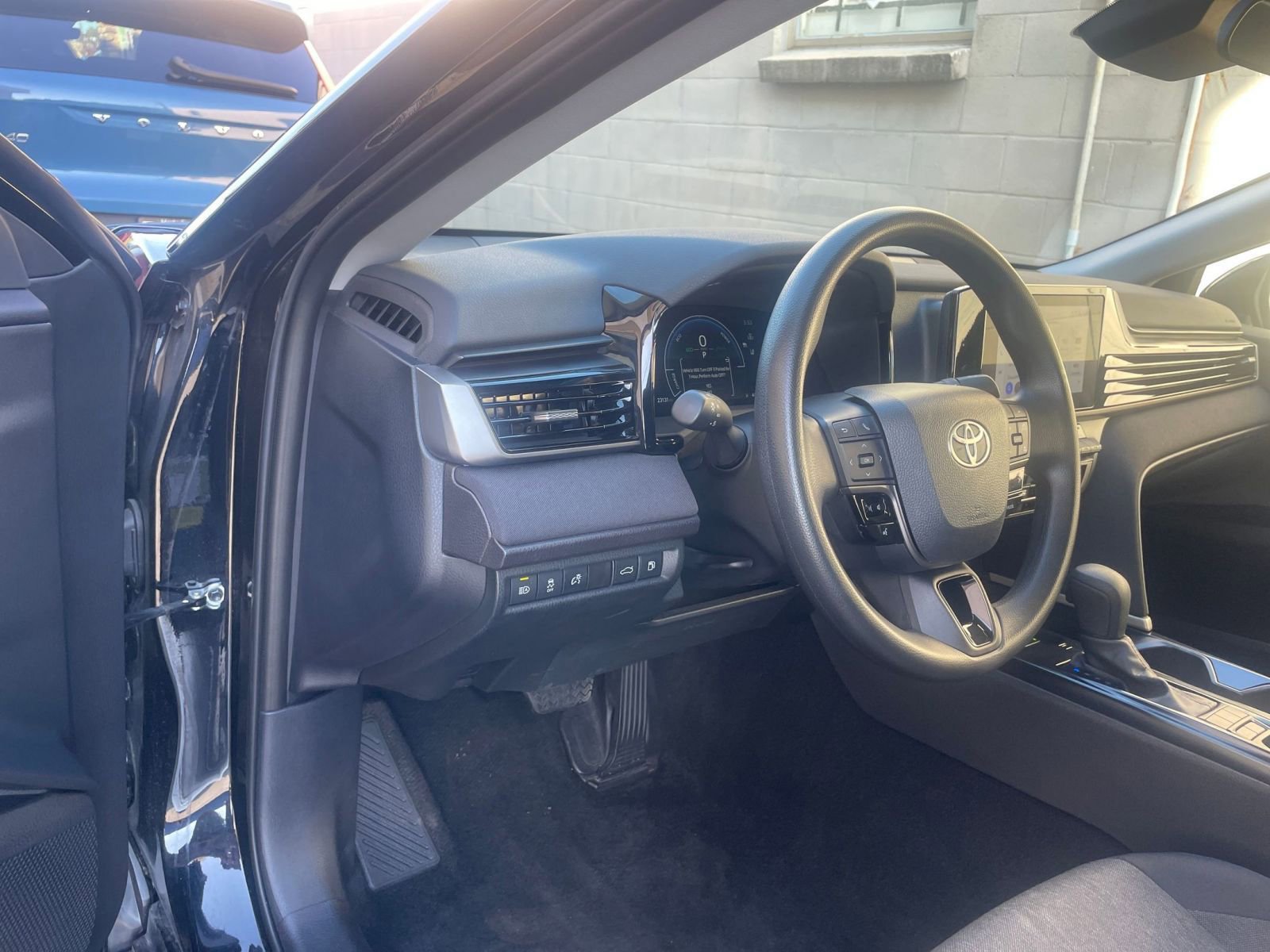 Thumbnail: 2025 Toyota Camry - 33