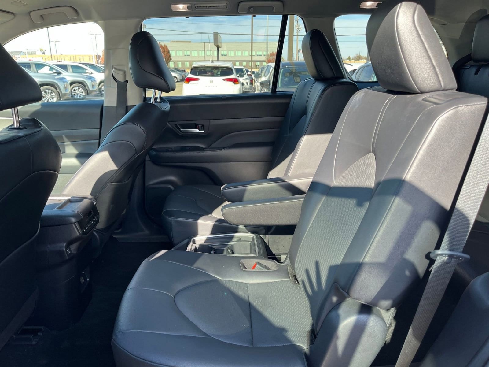 Thumbnail: 2025 Toyota Grand Highlander - 25