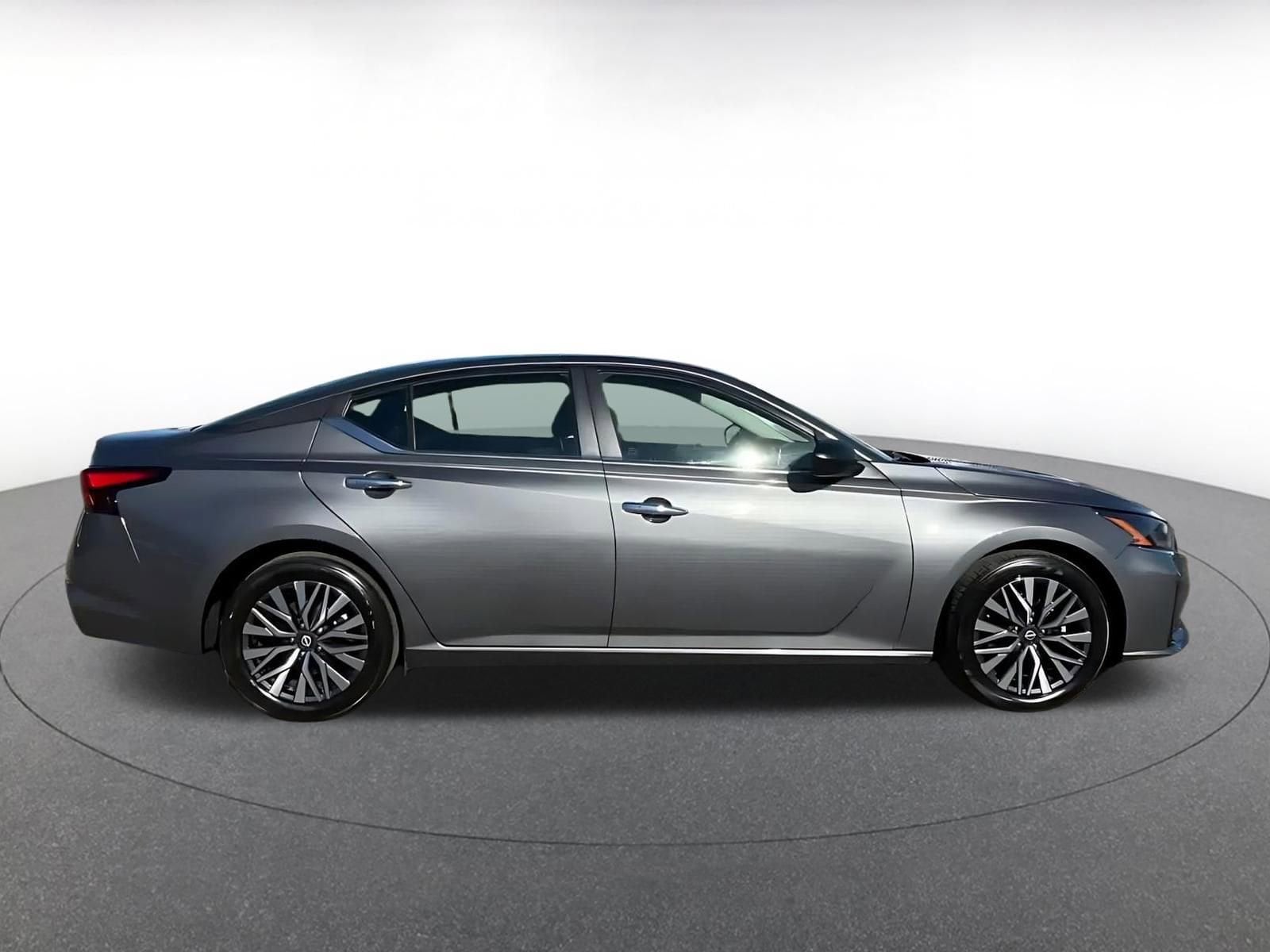 Thumbnail: 2025 Nissan Altima - 16