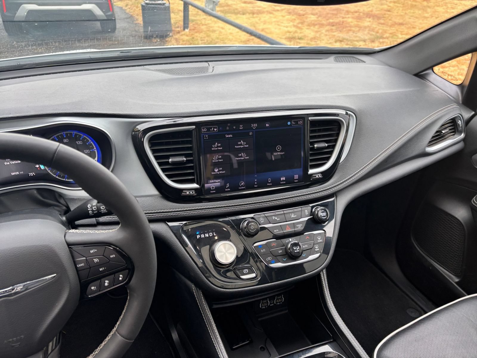 Thumbnail: 2025 Chrysler Pacifica - 16