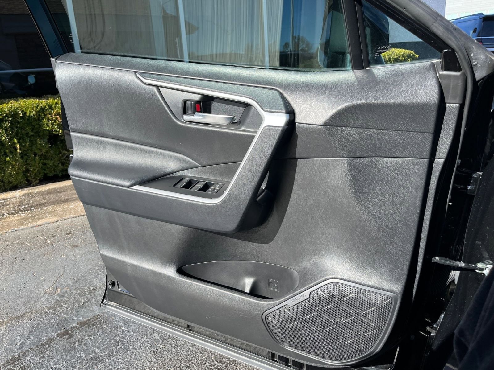 Thumbnail: 2025 Toyota RAV4 - 20