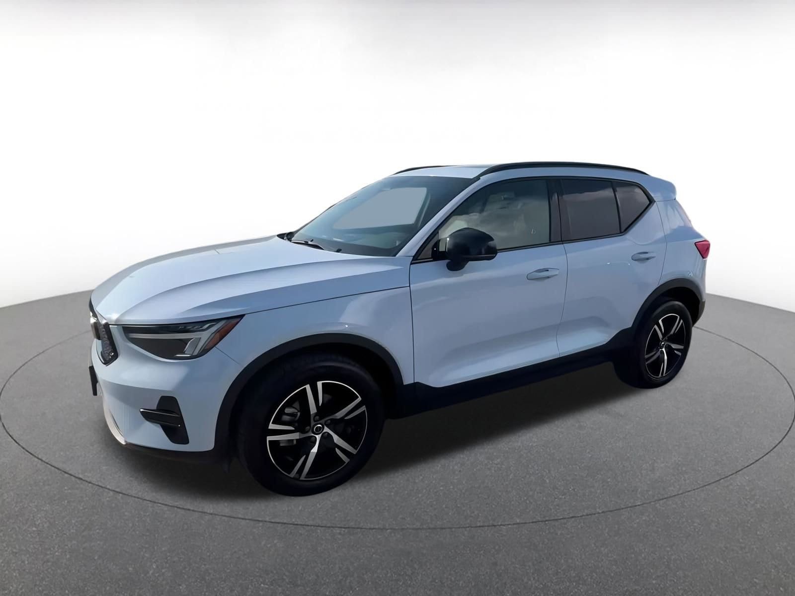 Thumbnail: 2024 Volvo XC40 - 7