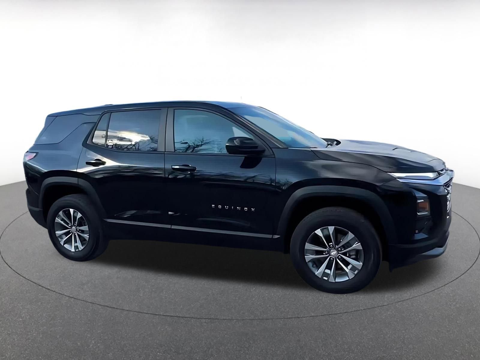 Thumbnail: 2025 Chevrolet Equinox - 16