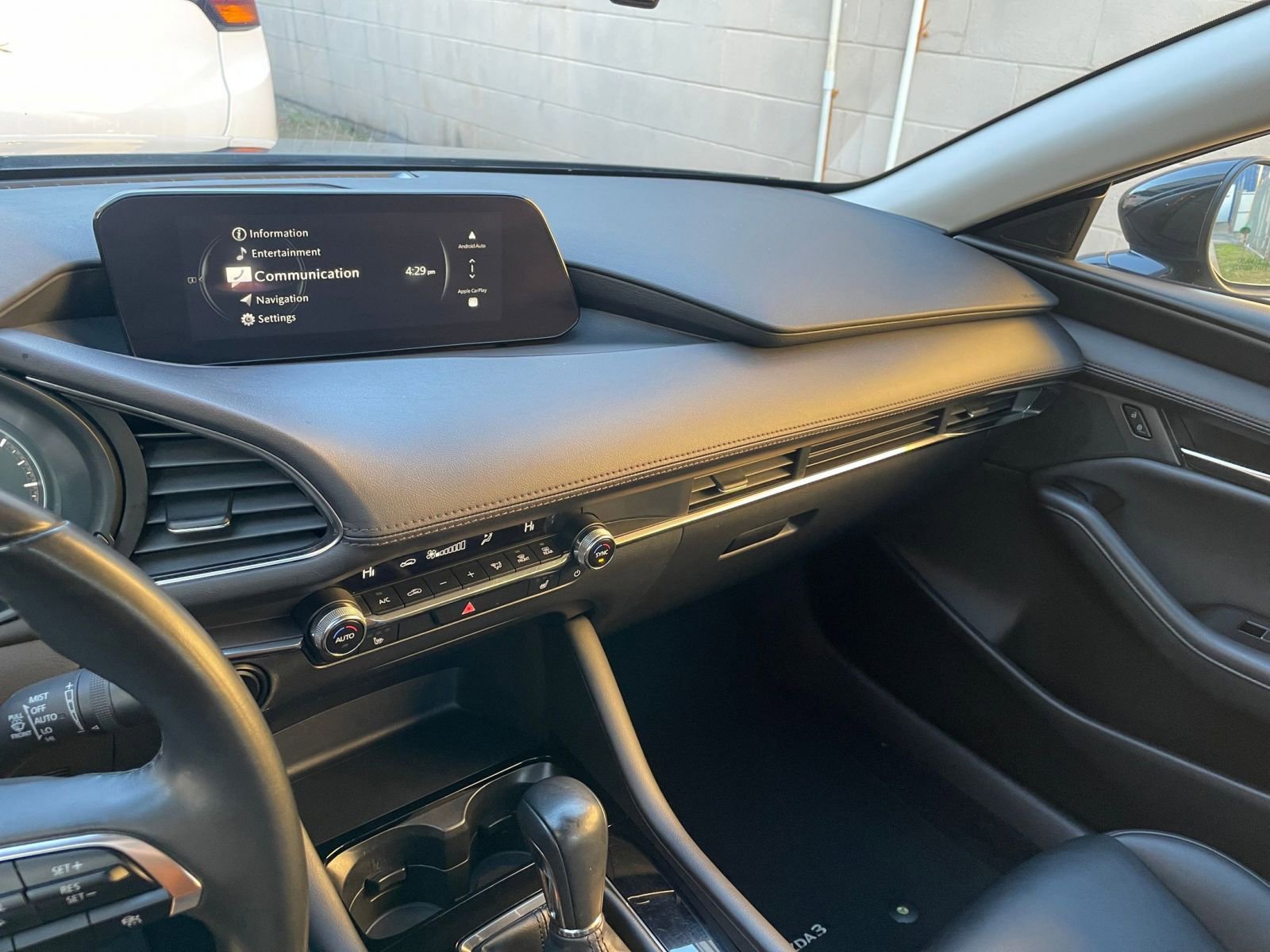 Thumbnail: 2025 Mazda Mazda3 - 18