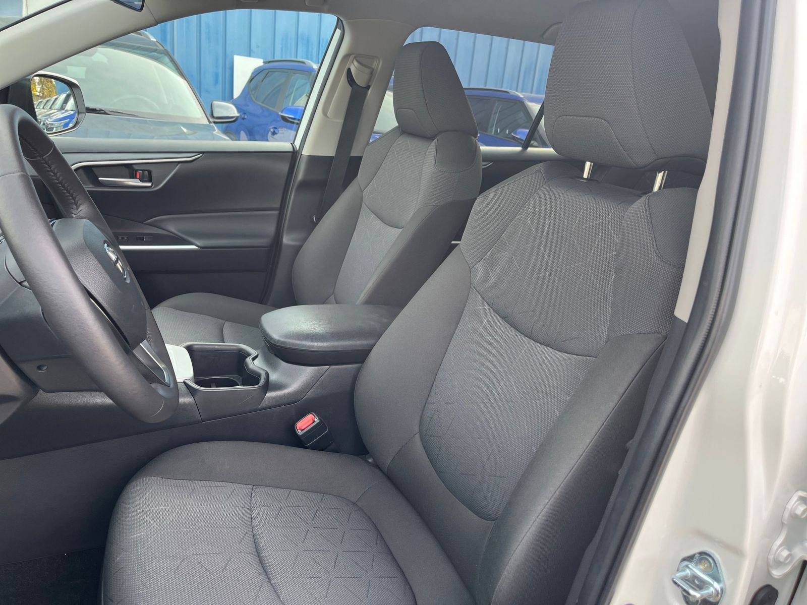 Thumbnail: 2025 Toyota RAV4 - 27