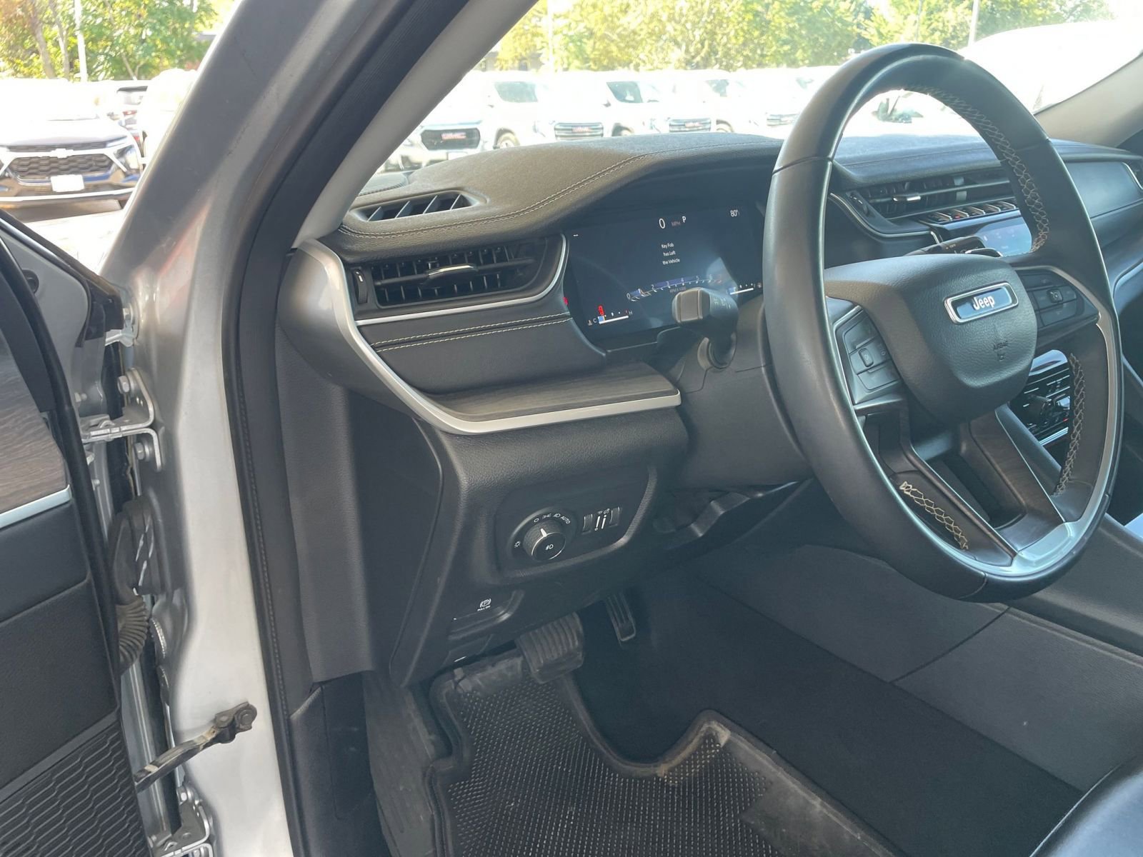 Thumbnail: 2023 Jeep Grand Cherokee - 34