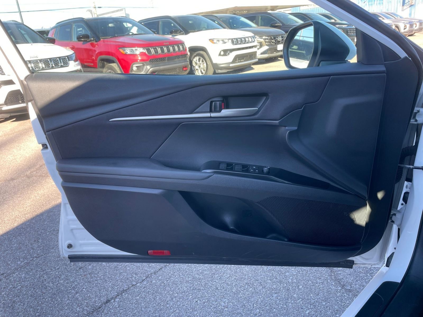 Thumbnail: 2025 Toyota Camry - 18