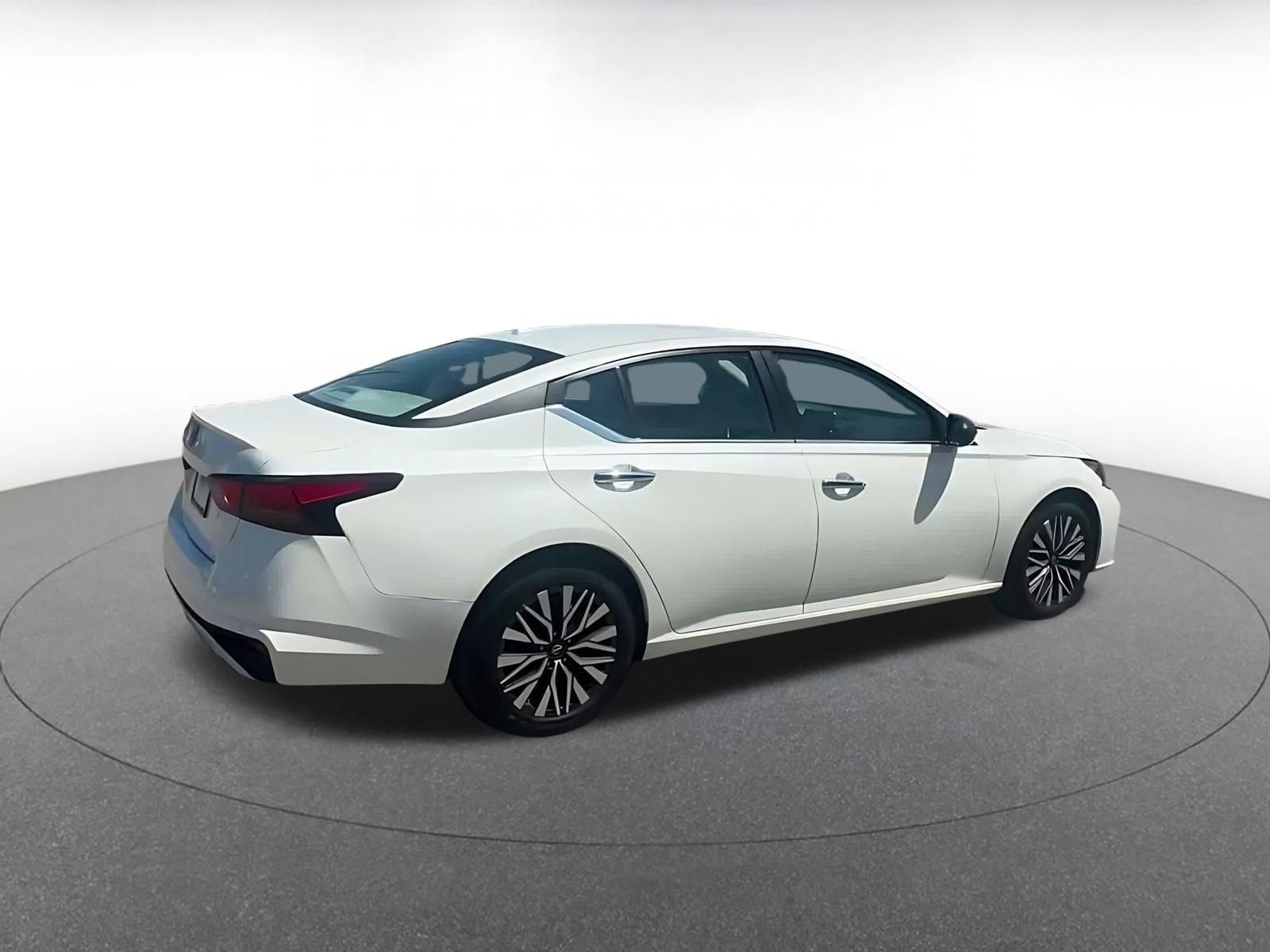Thumbnail: 2025 Nissan Altima - 15
