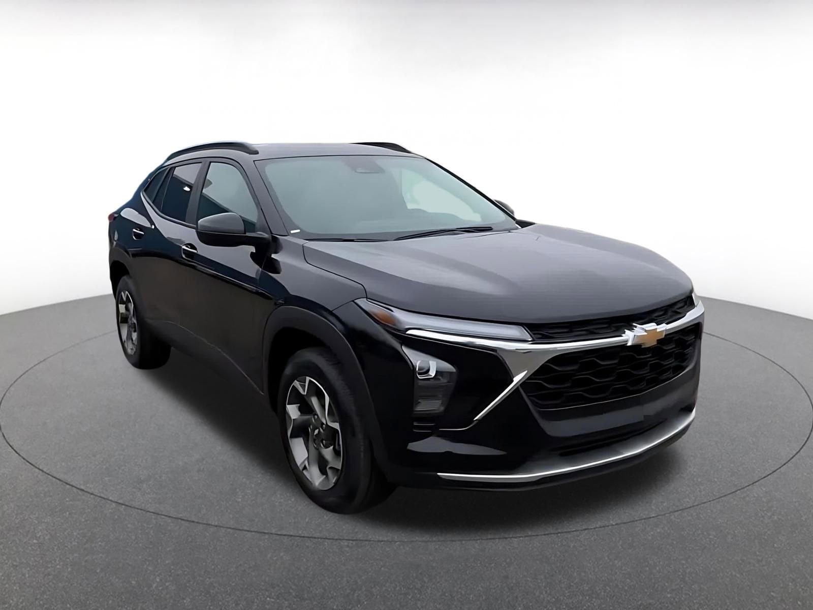 Thumbnail: 2025 Chevrolet Trax - 3