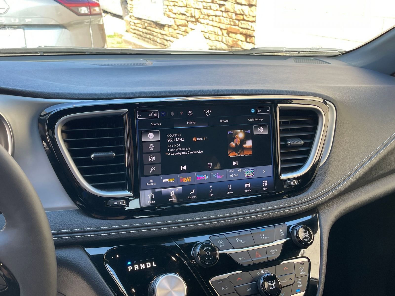 Thumbnail: 2025 Chrysler Pacifica - 21