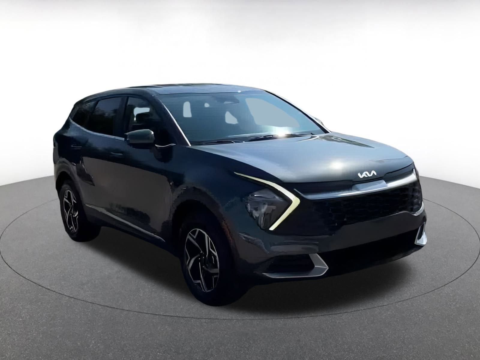 Thumbnail: 2023 Kia Sportage - 3