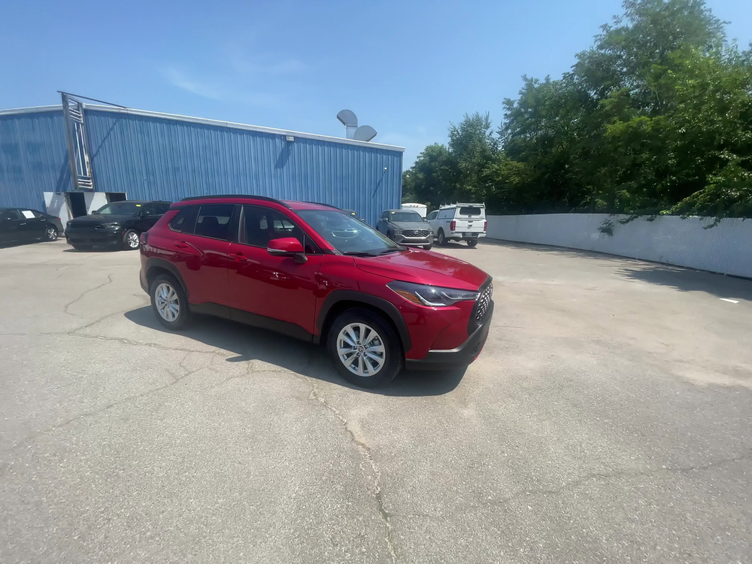 2023 Toyota Corolla Cross LE 2