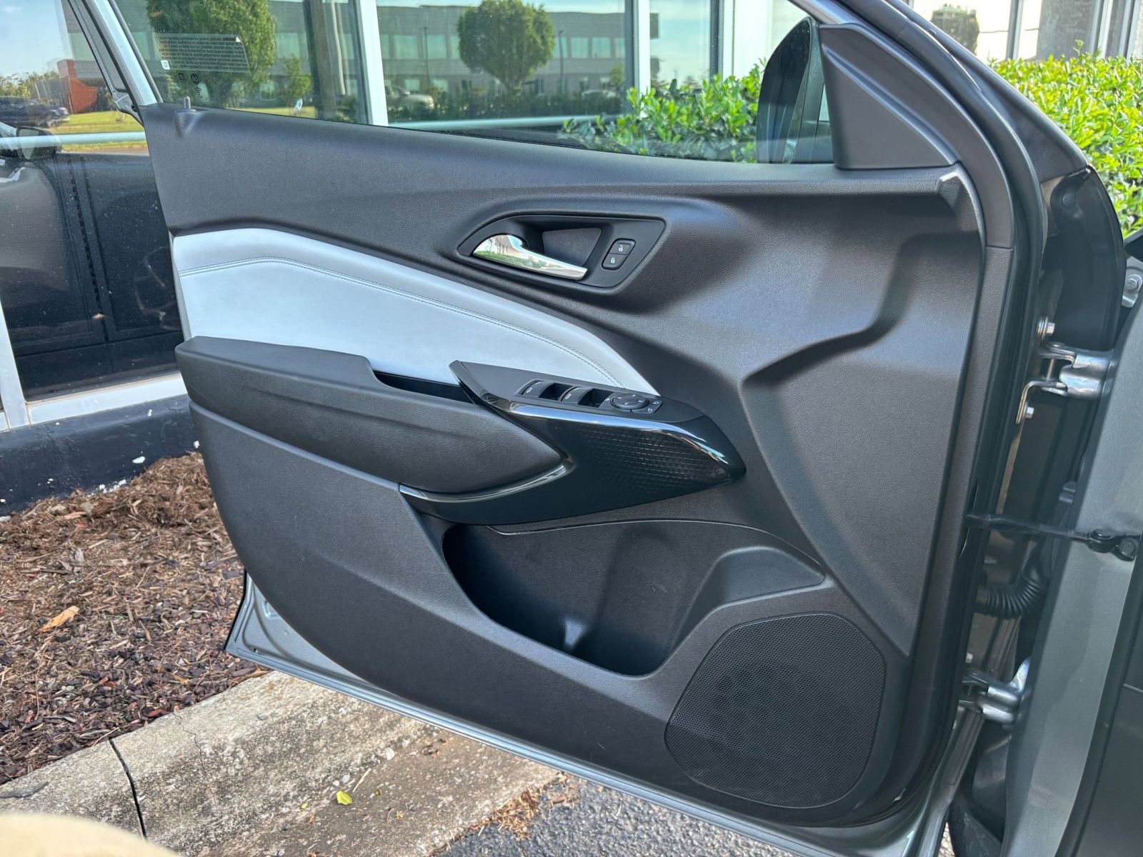 Thumbnail: 2025 Chevrolet Trax - 18