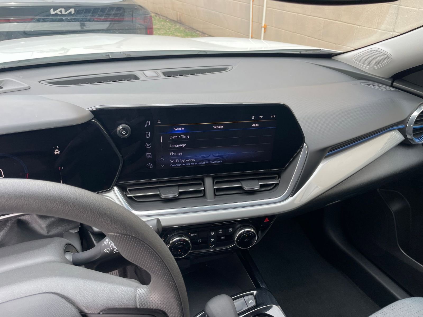 Thumbnail: 2025 Chevrolet Trax - 17