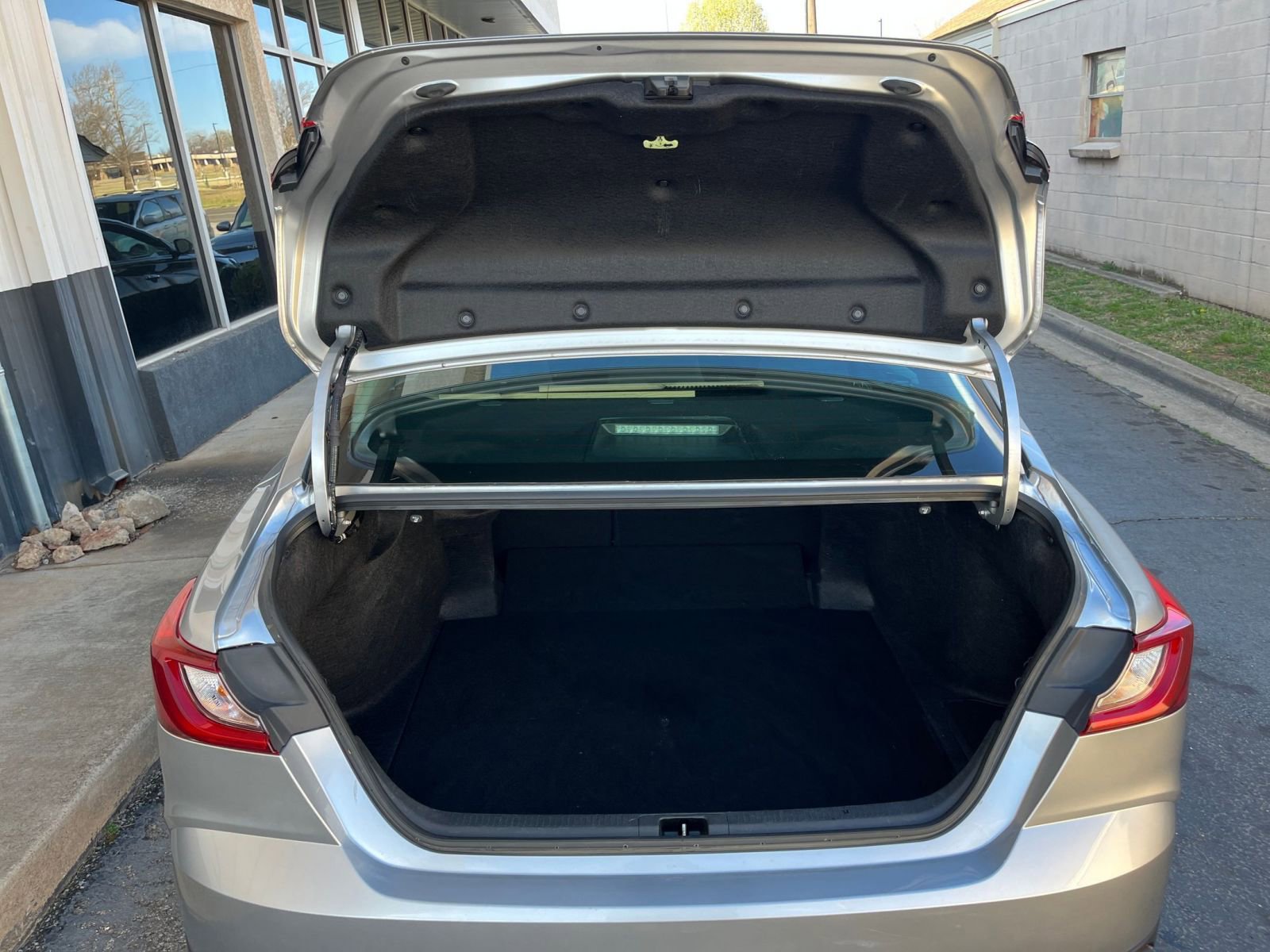 Thumbnail: 2025 Toyota Camry - 30