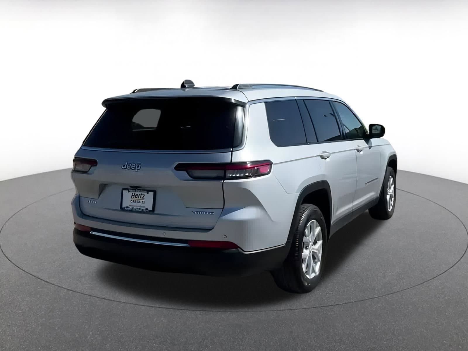 Thumbnail: 2023 Jeep Grand Cherokee - 12