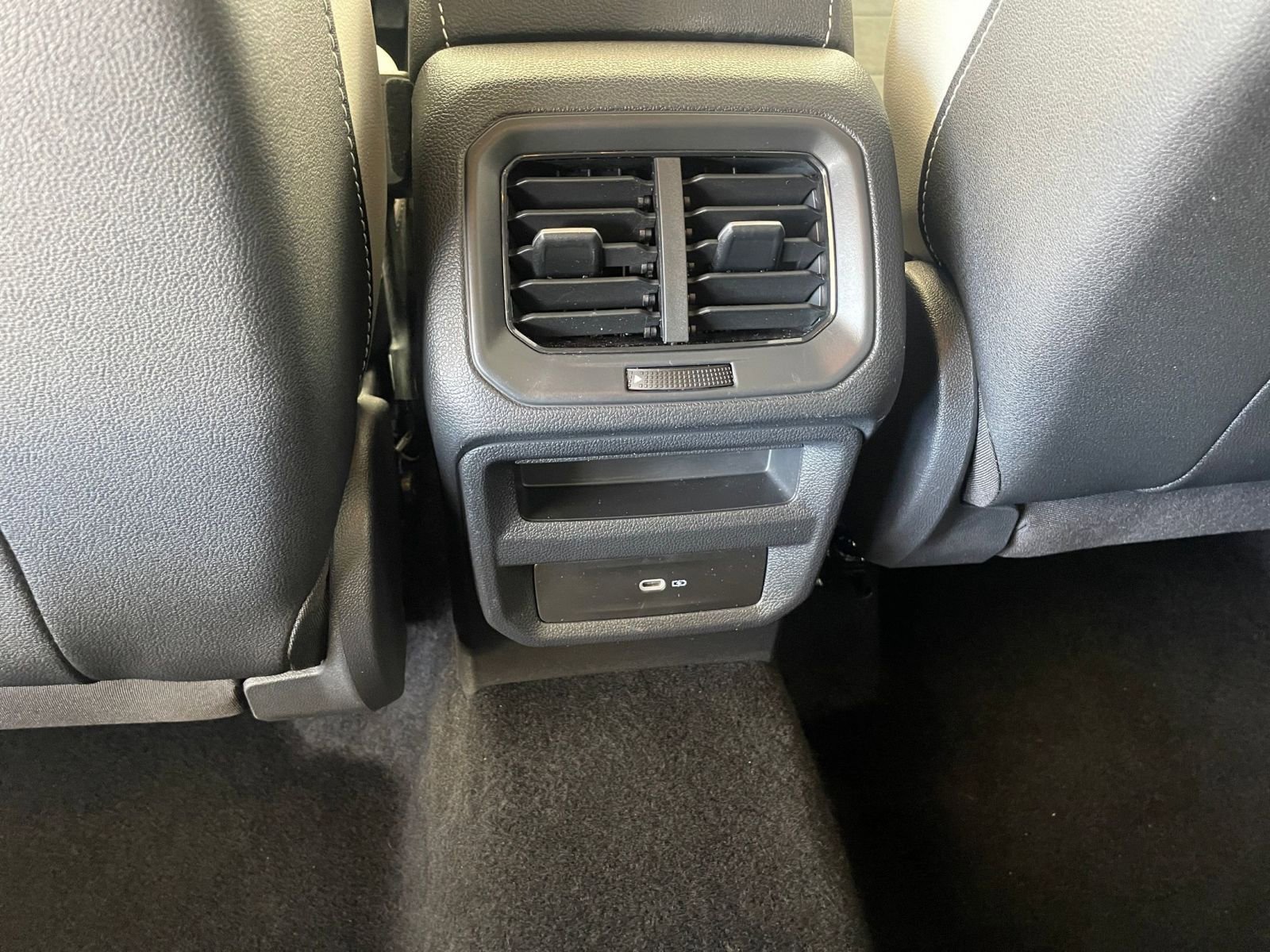 Thumbnail: 2025 Volkswagen Taos - 24