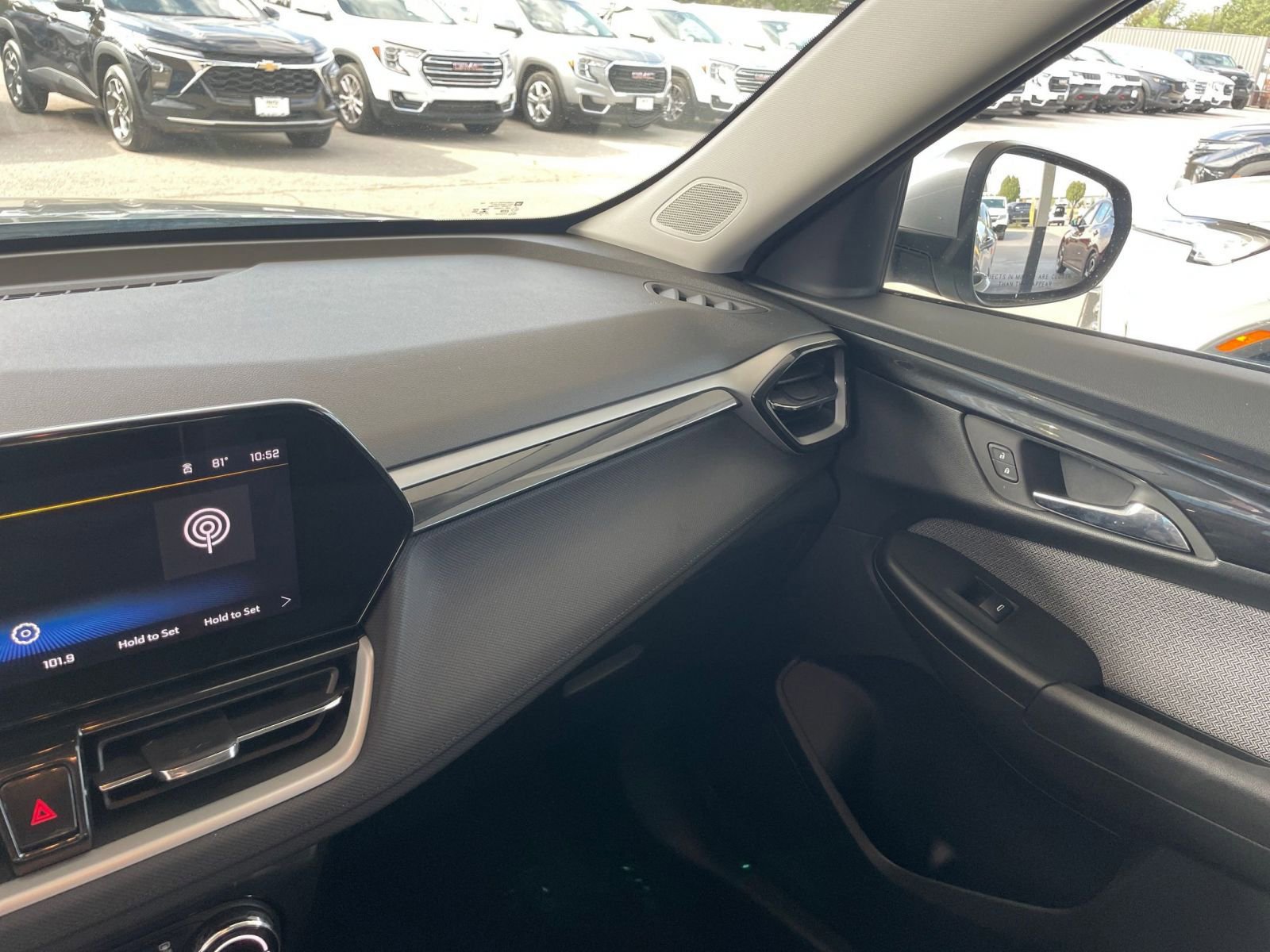 Thumbnail: 2025 Chevrolet TrailBlazer - 33