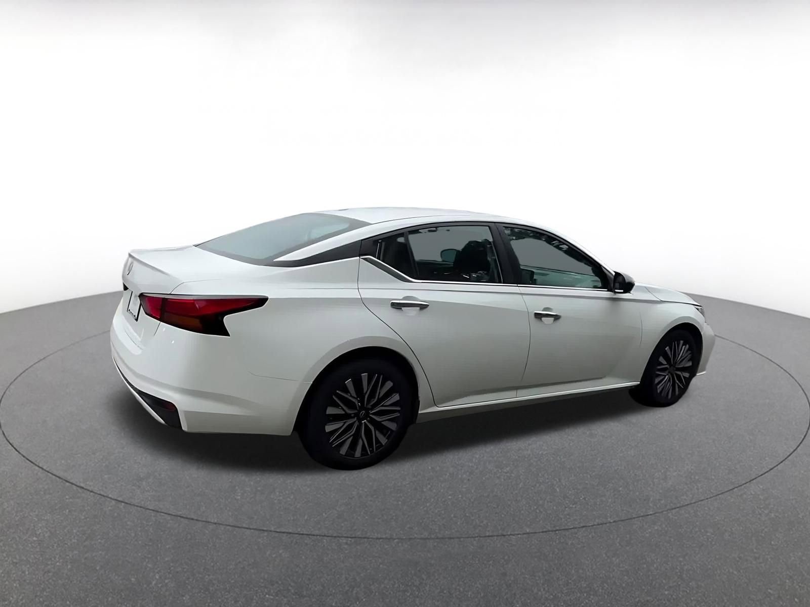 Thumbnail: 2025 Nissan Altima - 15