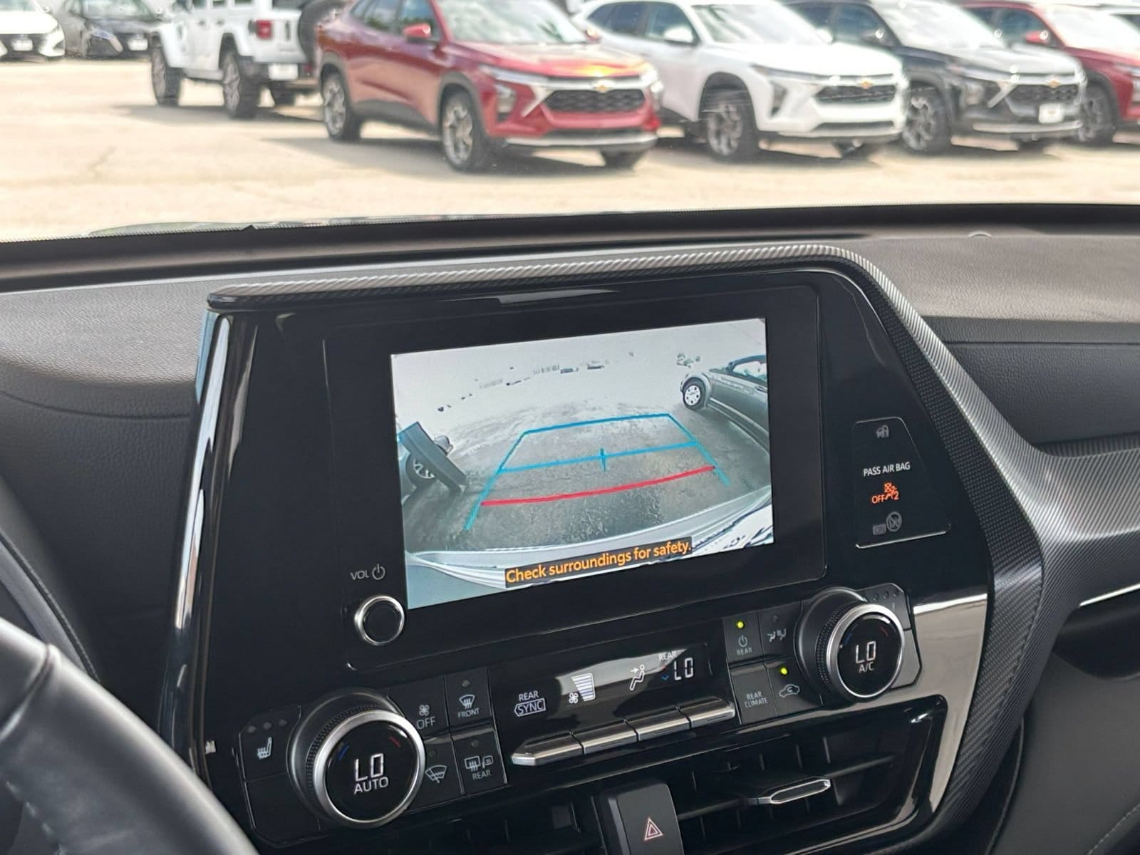 Thumbnail: 2025 Toyota Highlander - 27
