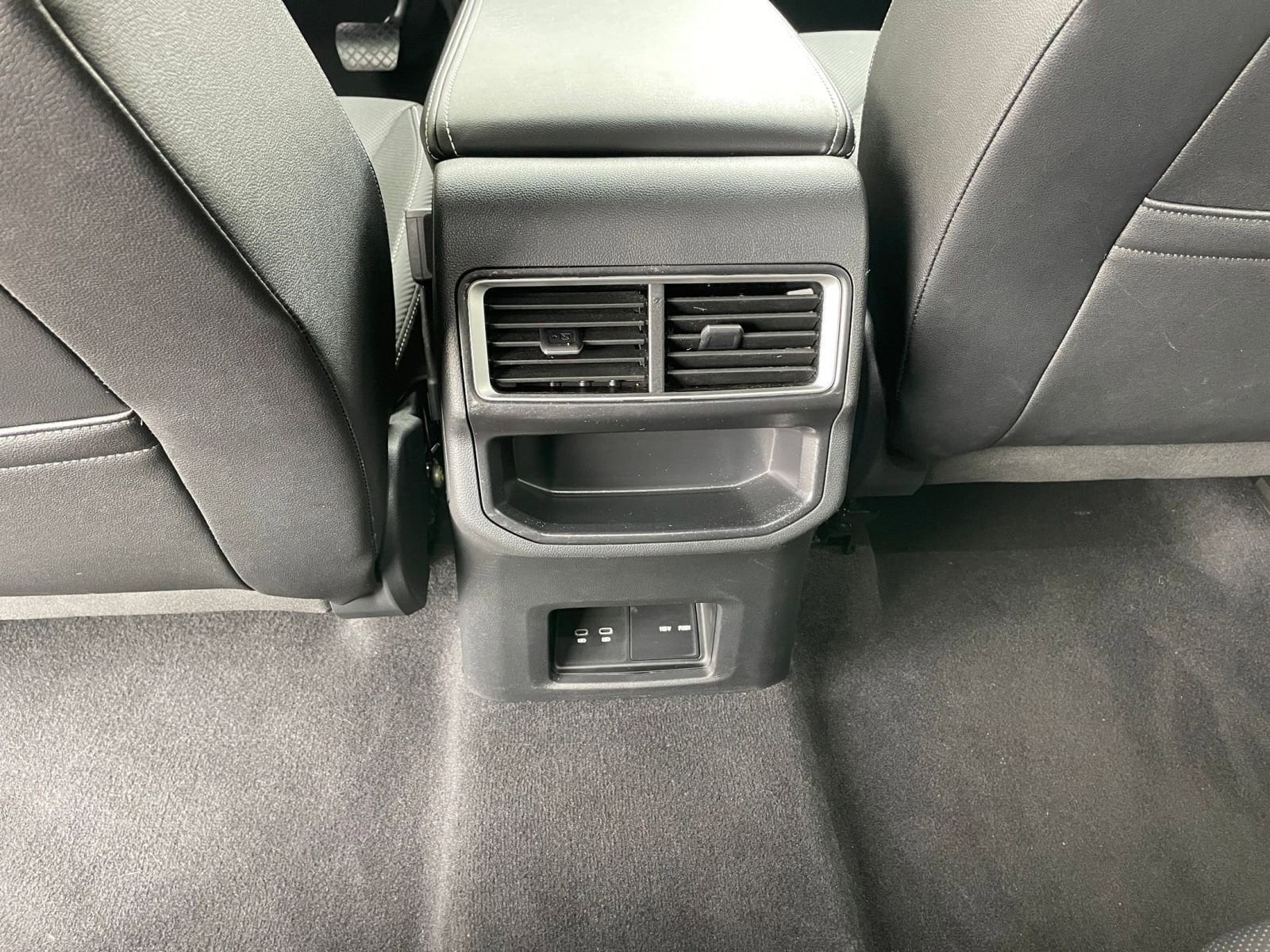 Thumbnail: 2025 Volkswagen Atlas - 24