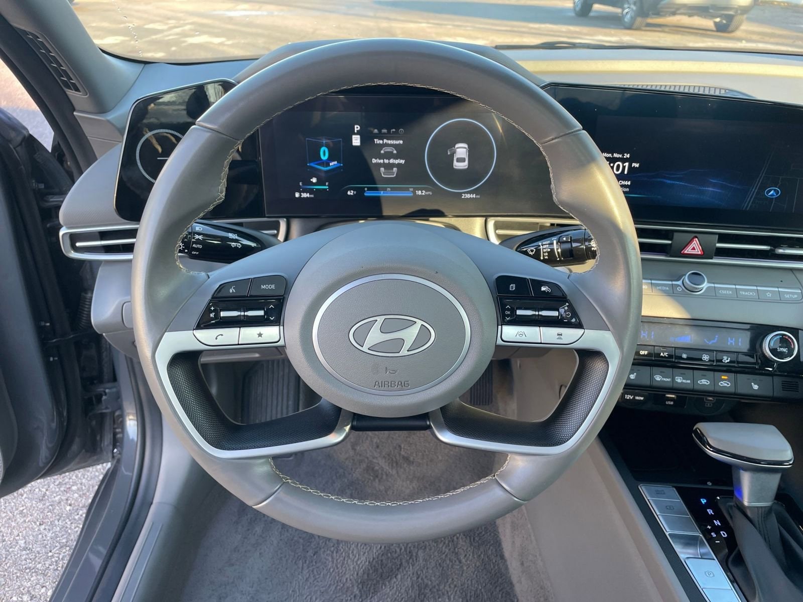 Thumbnail: 2025 Hyundai Elantra - 25