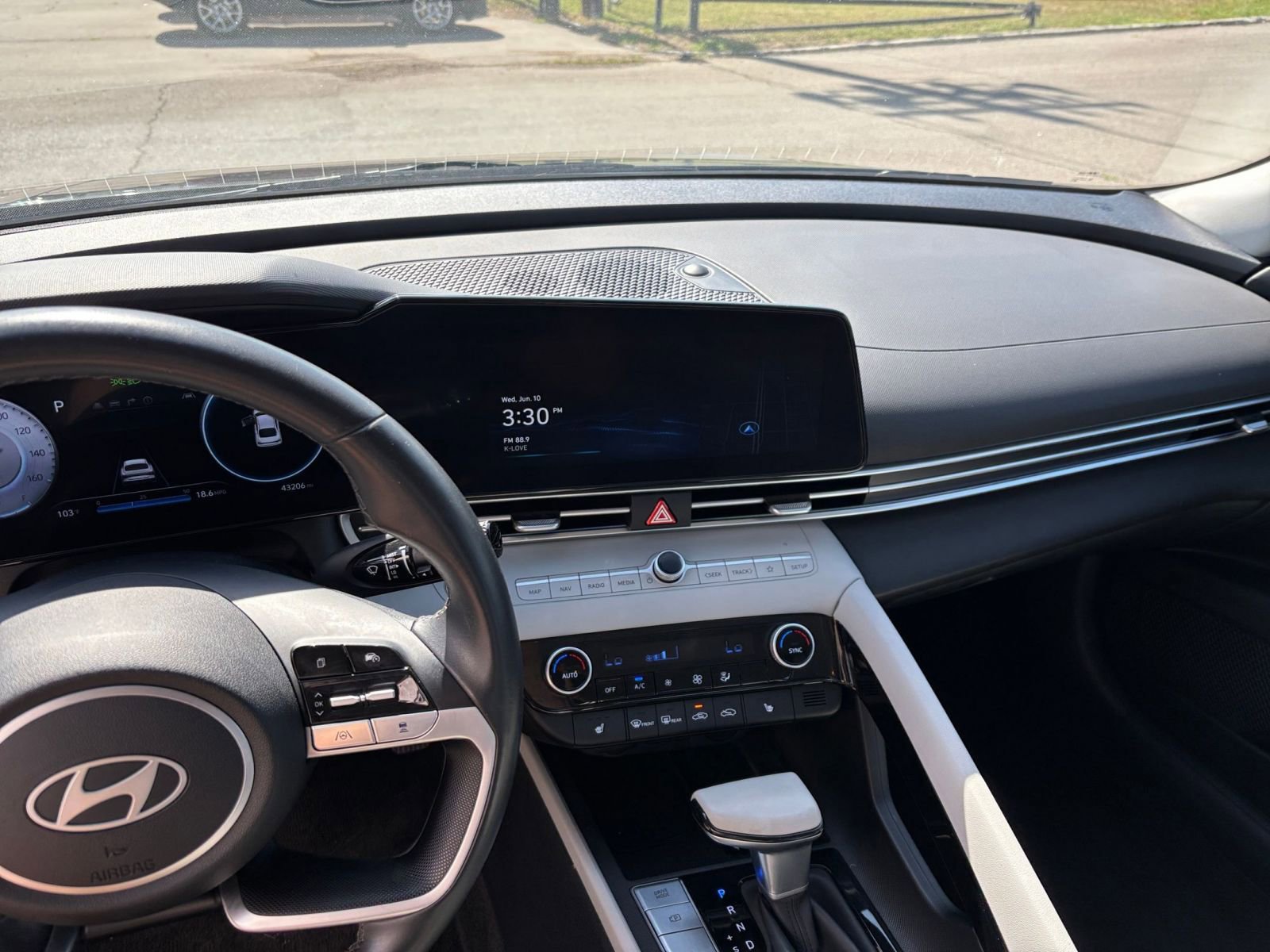 Thumbnail: 2025 Hyundai Elantra - 17