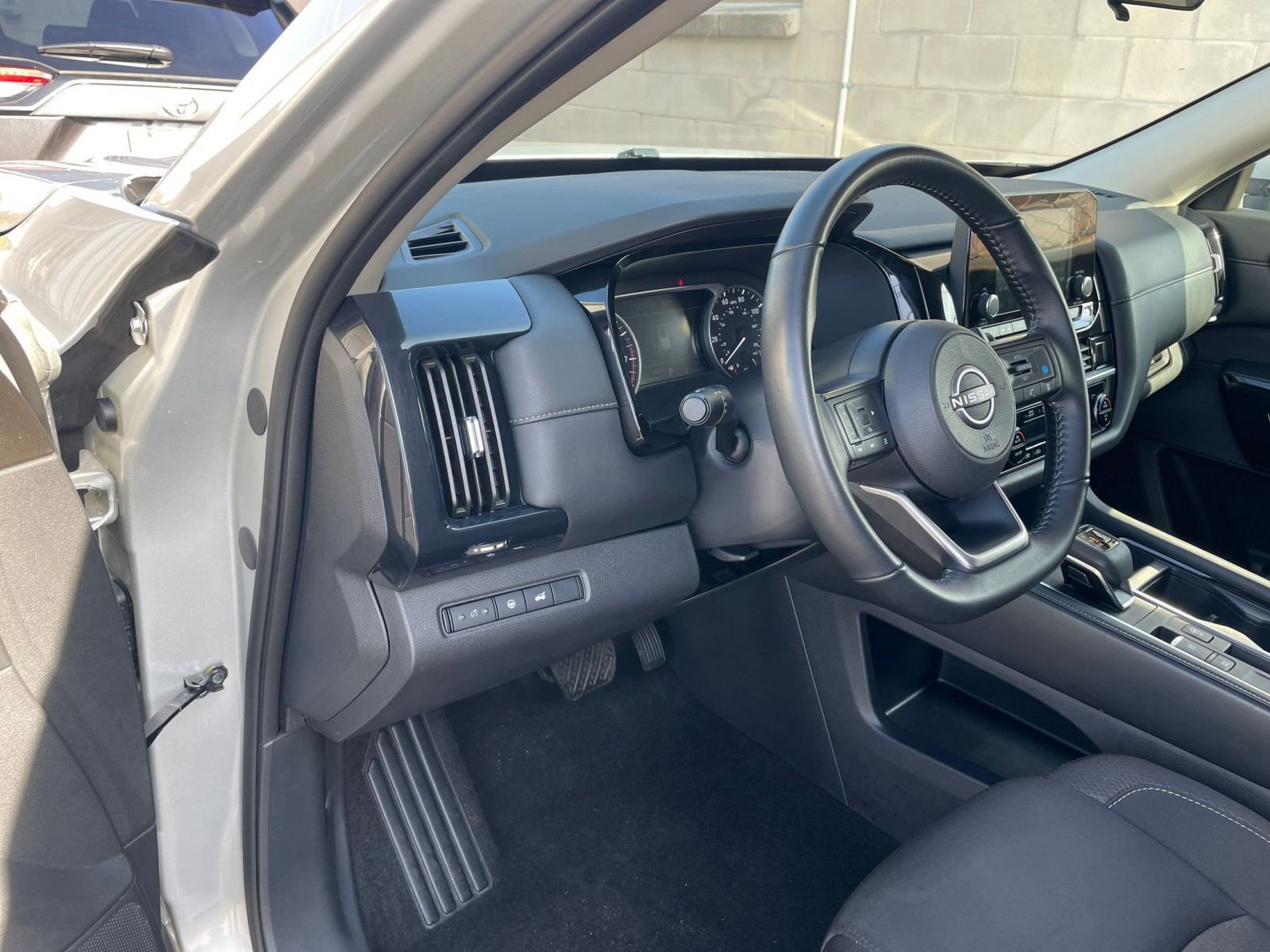 Thumbnail: 2025 Nissan Pathfinder - 34