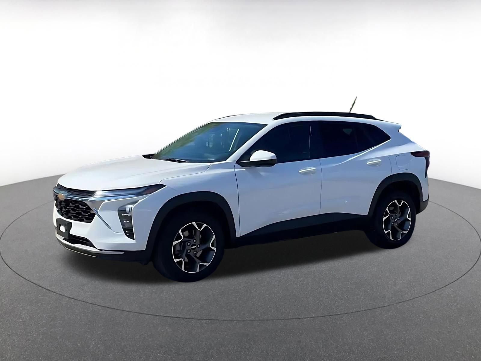 Thumbnail: 2025 Chevrolet Trax - 8