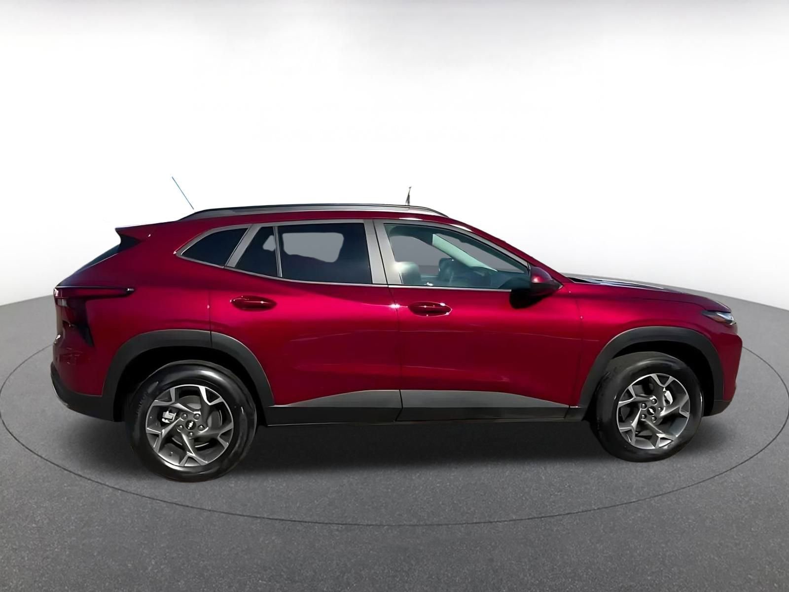 Thumbnail: 2025 Chevrolet Trax - 16